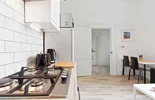 Herne Hill Apartment | Modern 1BD Flat in Brixton