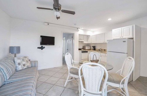 Napeague Apartment | Modern 1BR Apt w/private balcony!