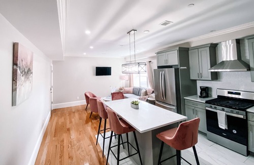 Chelsea Condo | Modern 2/Bed 2/Bath Condo near Boston # W/Parking