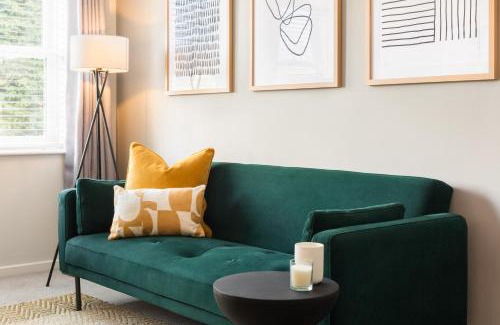 Leamington Spa Apartment | Modern 2-Bedroom Apartments with Free Parking in Leamington Spa