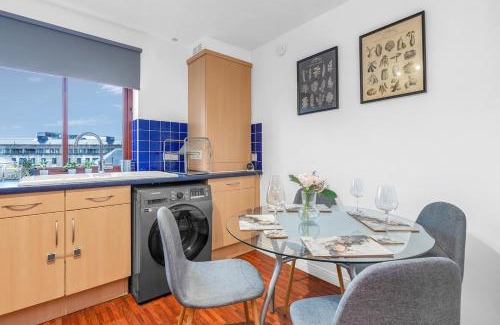 Tollcross Apartment | Modern 2 bedroom apartment in City Centre