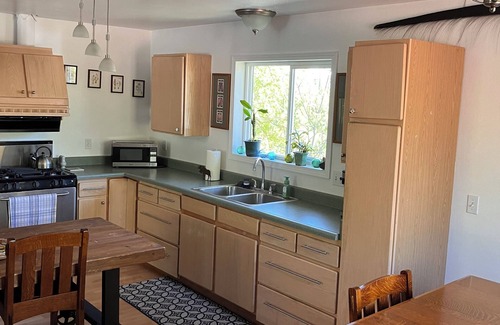 Huffman - O' Malley Apartment | Modern 2-bedroom corporate apartment with WiFi, fitness room in South Anchorage