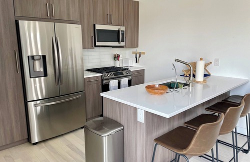 Berkeley House | Modern 2-bedroom townhouse with mountain views