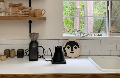 Kenwood House | Modern 2 BR Retreat w/Pool & hot tub in Sonoma on 2 acres along a seasonal creek