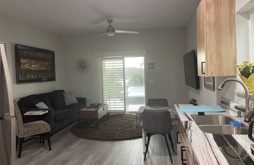 Maitland House | Modern 2BR Lake House in Exclusive Area – No Smoking