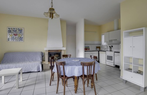 Biscarrosse Plage House | Modern 2BR Villa, 700m from Beach, Terrace & Garden, Sleeps 4