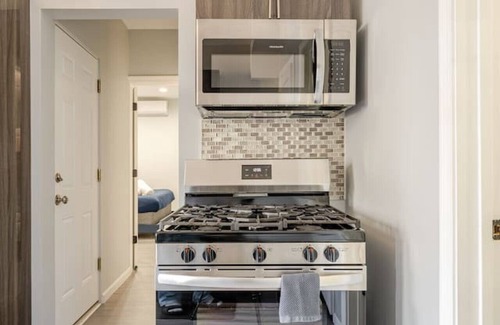 Black Rock Historic District Apartment | Modern 3-Bdrm Apt in Black Rock