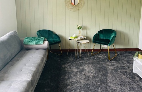 Glasgow House | Modern 3 bedroom house with private parking, modern kitchen and easy access around Glasgow