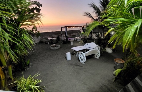 Bacnotan House | Modern 3-bedroom house with WiFi and AC in Bacnotan