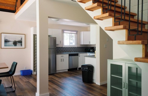 Jasper East Cabin | Modern 3 Bedroom Vacation Home