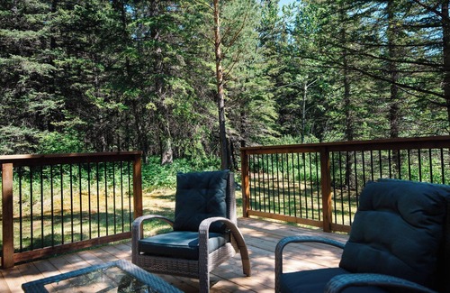 Jasper East Cabin | Modern 3 Bedroom Vacation Home