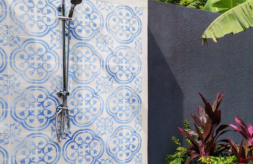 Peliatan Villa | Modern 3-bedroom villa with pool between rice paddies and jungle