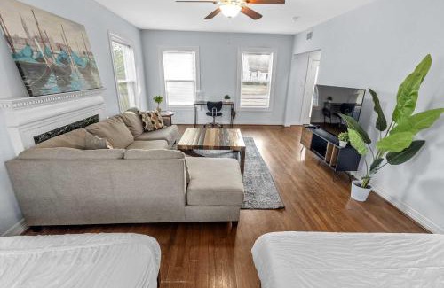 Riverside Terrace House | Modern 3BD Getaway Close to Downtown& NRG I Wi-Fi & Parking
