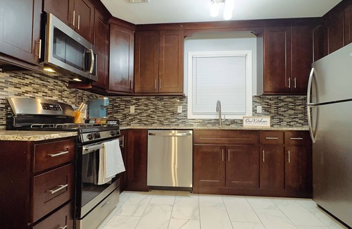 Elizabeth Apartment | Modern 3BR 2BA Near EWR & NYC With Parking