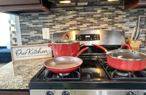 Elizabeth Apartment | Modern 3BR 2BA Near EWR & NYC With Parking