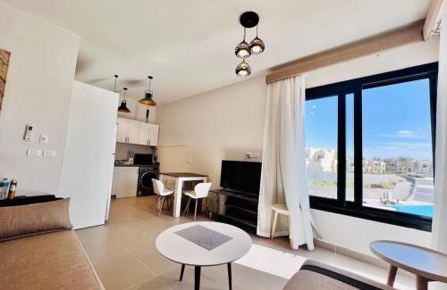Makadi Bay Apartment | Modern 3BR Escape - Panoramic Lagoon & Sea Views