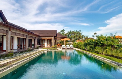 Kemenuh Villa | Modern 3BR Villa W/Pool Area & Garden, Bali Villa 2232