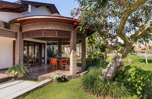Kemenuh Villa | Modern 3BR Villa W/Pool Area & Garden, Bali Villa 2232