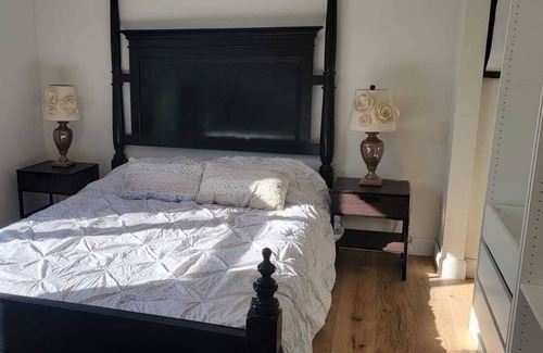 Dunsford Cottage | Modern 4 bedroom cottage with high speed internet and Central AC