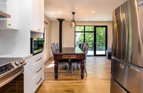 Dunsford Cottage | Modern 4 bedroom cottage with high speed internet and Central AC