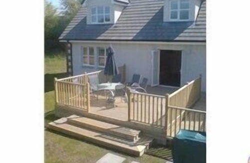 Fintry Cottage | Modern 4 Bedroom Country House with 1 acre gardens