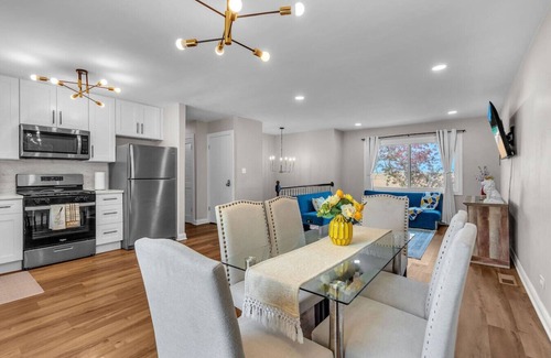 Lake in the Hills House | Modern 4BD Home in Lake Hills Pet friendly