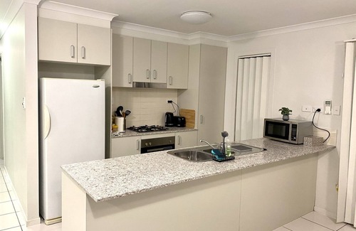 Clinton House | Modern 4BR house near Airport