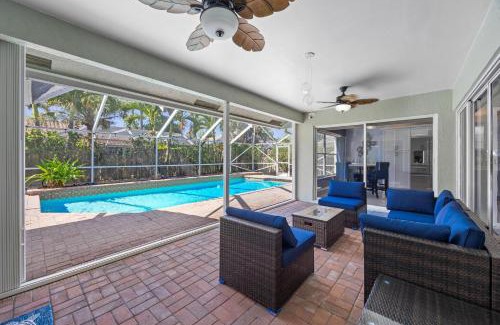 Greenview Shores Apartment | Modern 4BR in Central Wellington- Walk to Shops