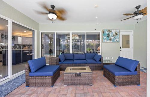 Greenview Shores Apartment | Modern 4BR in Central Wellington- Walk to Shops