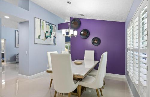 Greenview Shores Apartment | Modern 4BR in Central Wellington- Walk to Shops