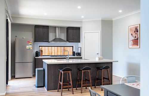 Clyde House | Modern 5bedrooms Clyde home