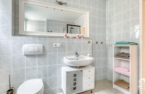 Saalfelder Hoehe Apartment | modern 85 m2 Apartment in lovingly newly renovated house EC