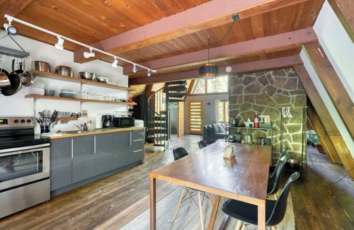 Mount Hood Village Cabin | Modern A-Frame - Hot Tub - Forest Escape