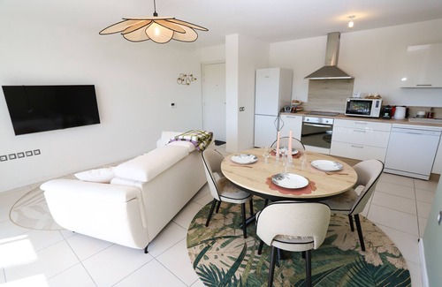 Saint-Cyprien Apartment | Modern and bright apartment 5 minutes from the beaches