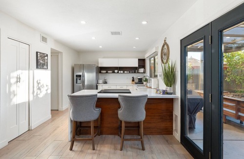 South Scottsdale House | Modern and Spacious 3 Bdrm Scottsdale Townhouse!