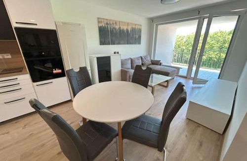 Ruzinov Apartment | Modern aparment in Moruse compex with free parking