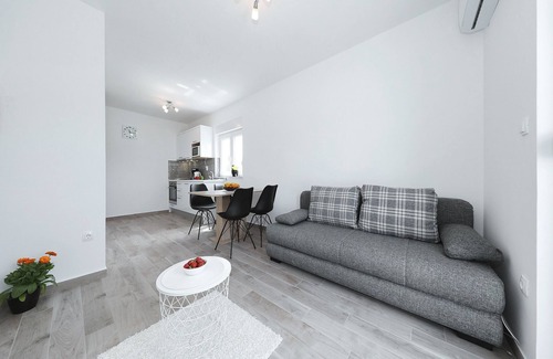 Seline Apartment | Modern apartment for 4 people with pool use