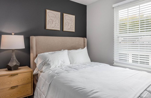 Lewis Center Apartment | Modern Apartment in Prime Location (ID7750X07)