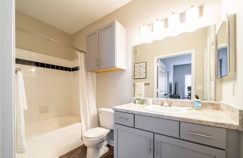 Midlothian Apartment | Modern Apartment in Prime Location (ID7365X03)