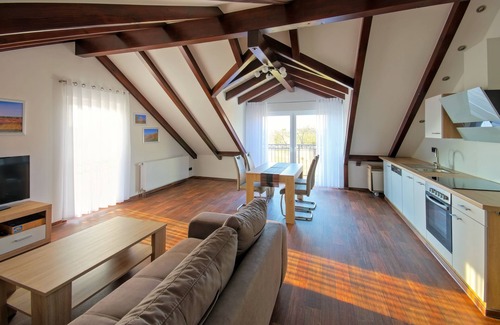 Freienhufen Apartment | Modern apartment with plenty of space for 4 people