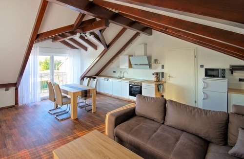 Freienhufen Apartment | Modern apartment with plenty of space for 4 people