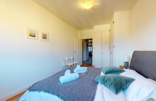 Bourg-de-Four Apartment | Modern apartment with a view of the Jet d'Eau