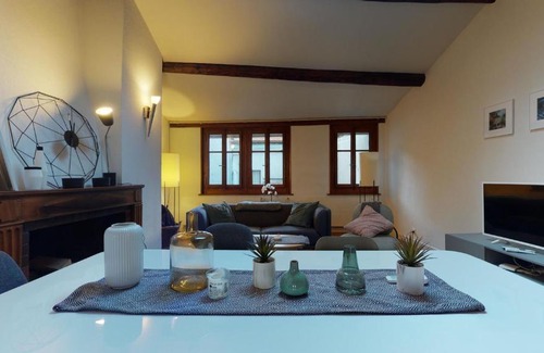 Bourg-de-Four Apartment | Modern apartment with a view of the Jet d'Eau