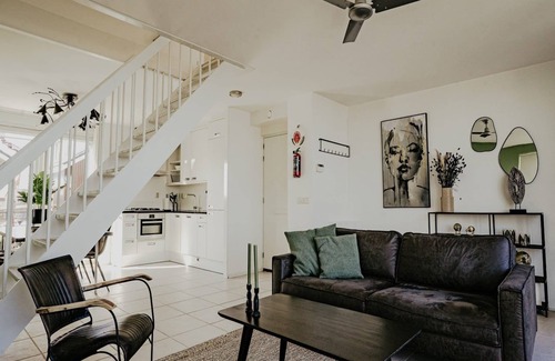 Municipality of Uitgeest Apartment | Modern apartment with free view over the water