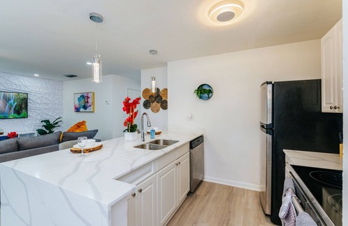 Middle River Terrace Apartment | Modern APT - Close to beach, a neighborhood dock & Downtown and has Free Parking