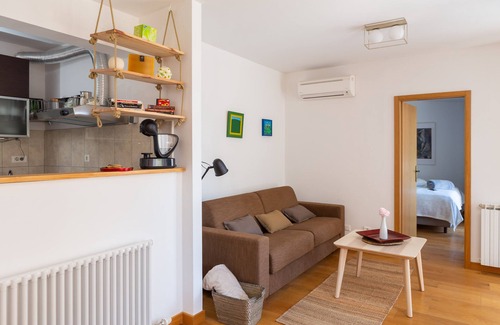 Bacvice Apartment | Modern apt with terrace 4 min walk to the beach