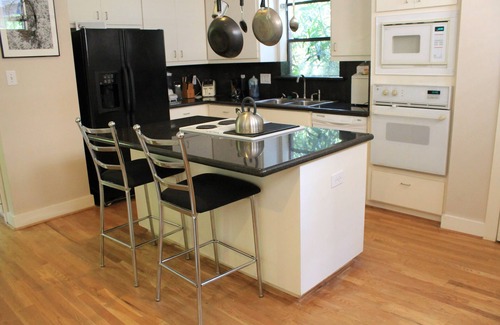 Neartown Bed & Breakfast | Modern B & B