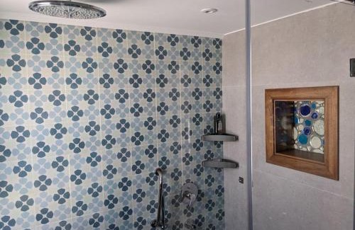 Soma Bay Ski Chalet | Modern Beachfront 1BR Loft with Garden in Somabay