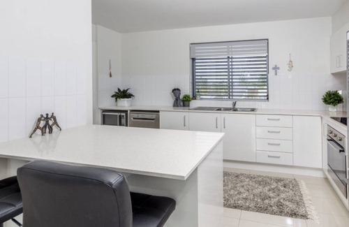 Woorim Apartment | Modern Beachside Escape