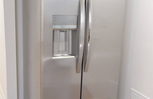 Aurora House | Modern& Bright Guest Suite+Private Entry+Free Parking